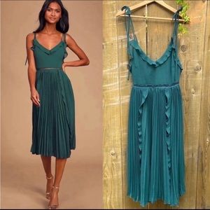 Emerald Green Ruffle Pleated Tie-Strap Dress 🌿